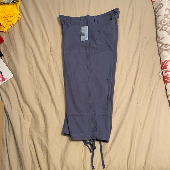 Izod Blue Capris - Picture 4 of 5